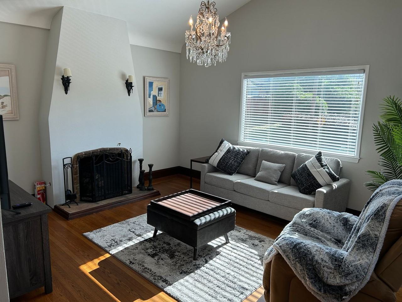 424 Dorado Way - Photo 2 of 13