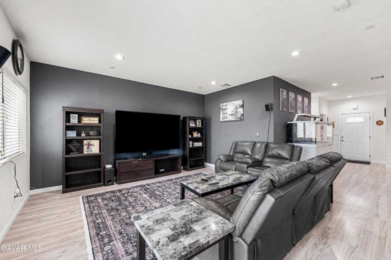 20849 108th St - Photo 3 of 23