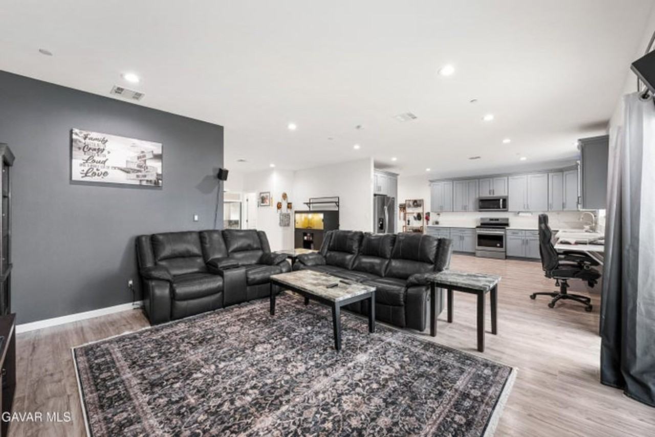 20849 108th St - Photo 4 of 23