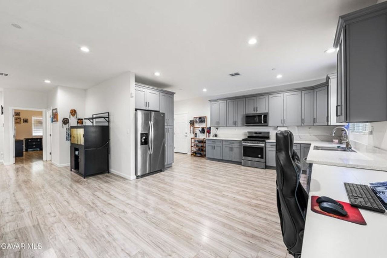 20849 108th St - Photo 5 of 23