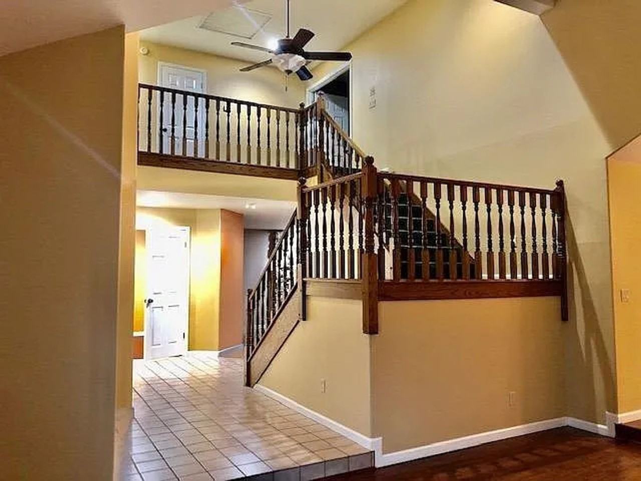 1660 Timberlake Cir - Photo 5 of 19