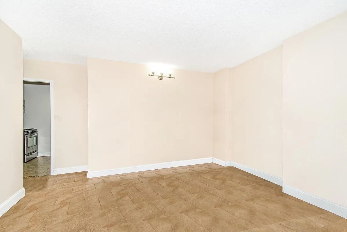 2287 Johnson Ave #4E - Photo 3 of 11