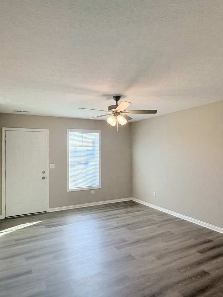 134 Hillridge Ct #E - Photo 2 of 14