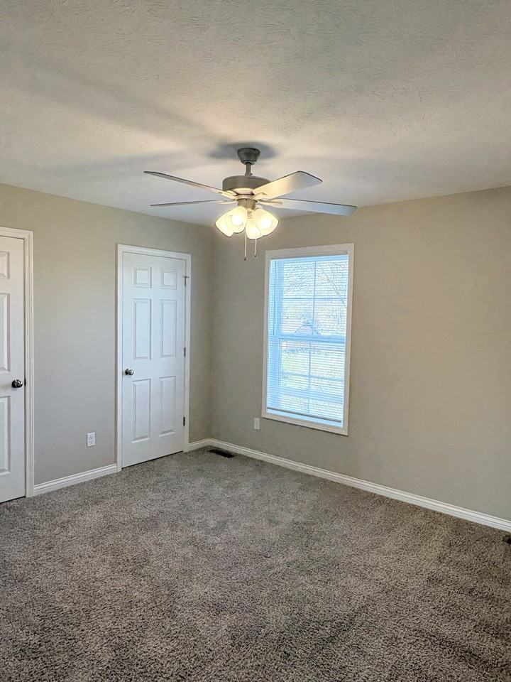 134 Hillridge Ct #E - Photo 5 of 14