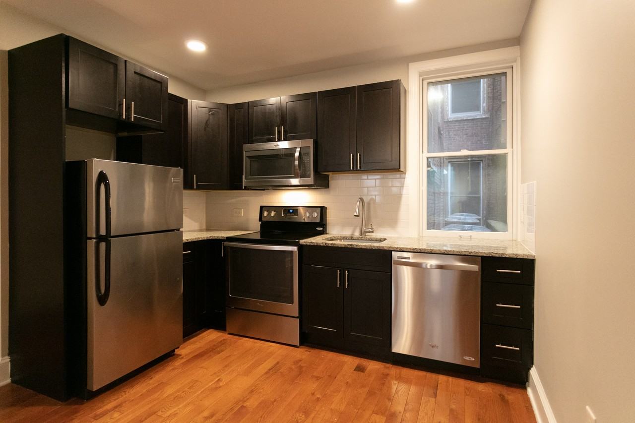 1949 Locust St #1R - Photo 2 of 16