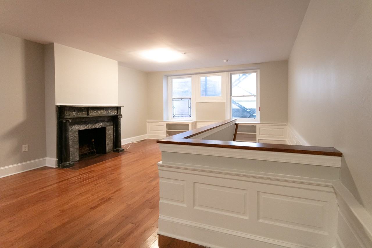 1949 Locust St #1R - Photo 3 of 16