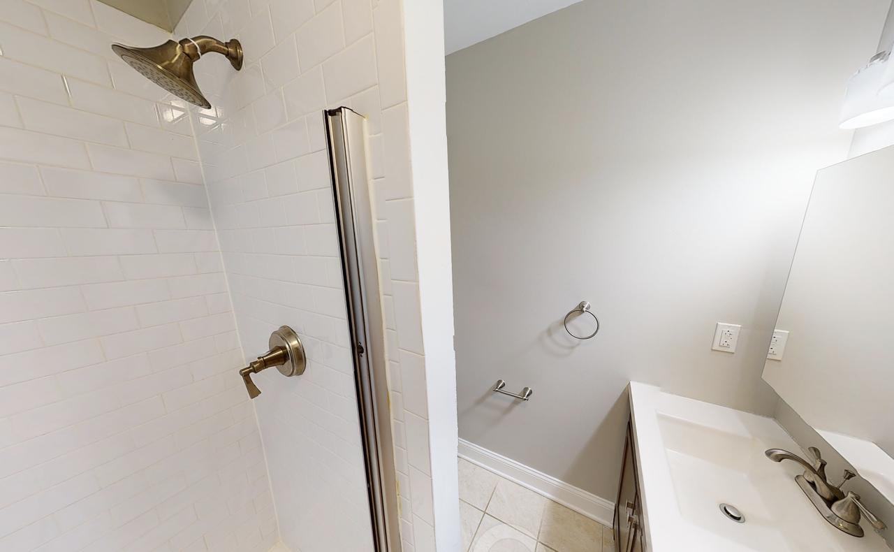 1949 Locust St #1R - Photo 6 of 16