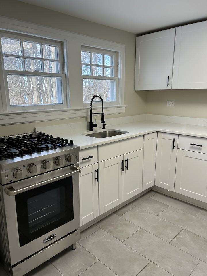 164 Hudson St #2 - Photo 3 of 9