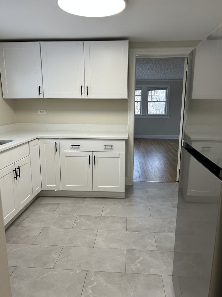 164 Hudson St #2 - Photo 4 of 9