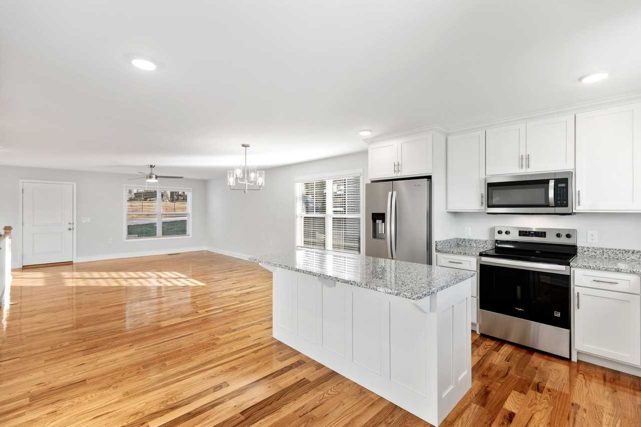 400 Crest Dr Sw #400 - Photo 7 of 18