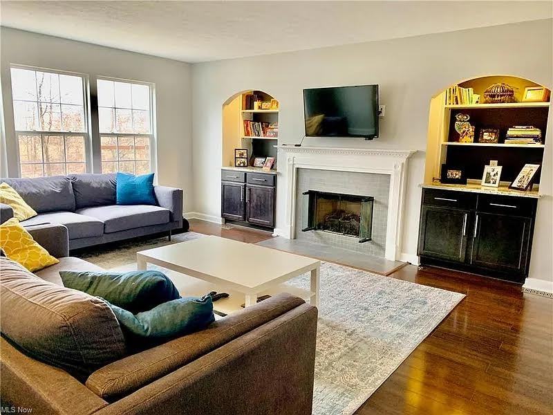 1411 Woodpath Ct #NA - Photo 2 of 31