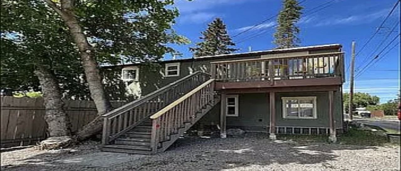 832 1st St W #2 - Photo 2 of 9