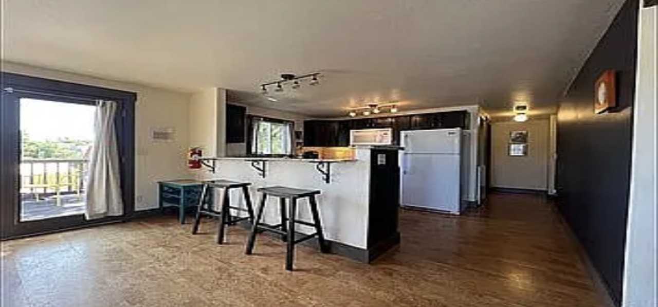 832 1st St W #2 - Photo 3 of 9