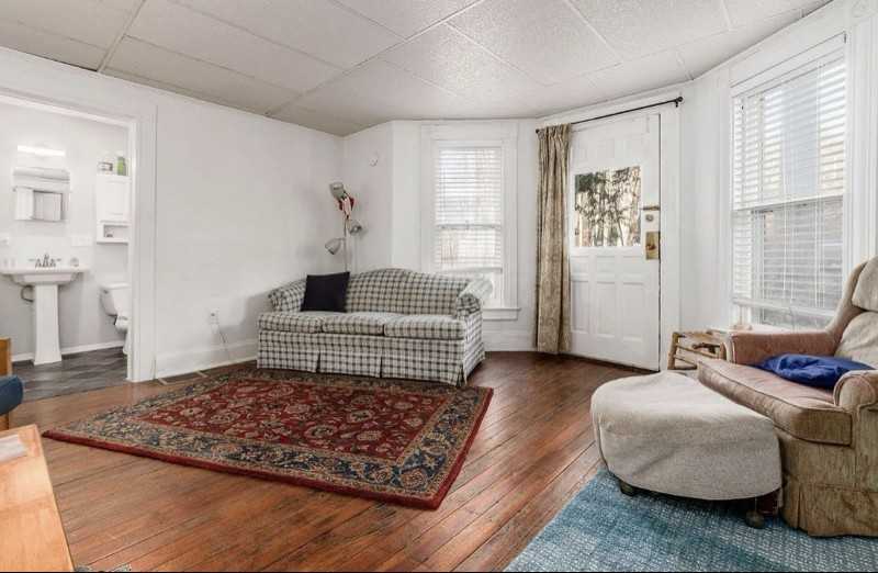 453 Burg St #A - Photo 6 of 10