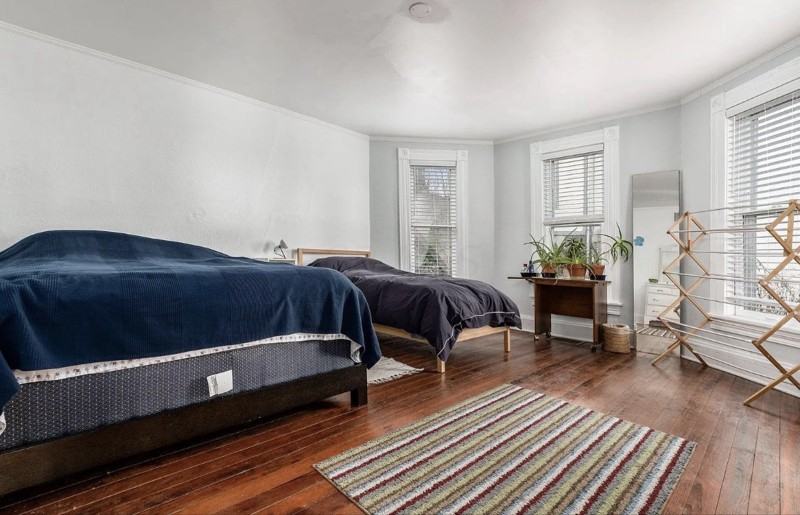 453 Burg St #A - Photo 7 of 10