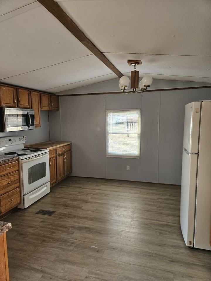 1107 Hibiscus Rd #1 - Photo 7 of 13