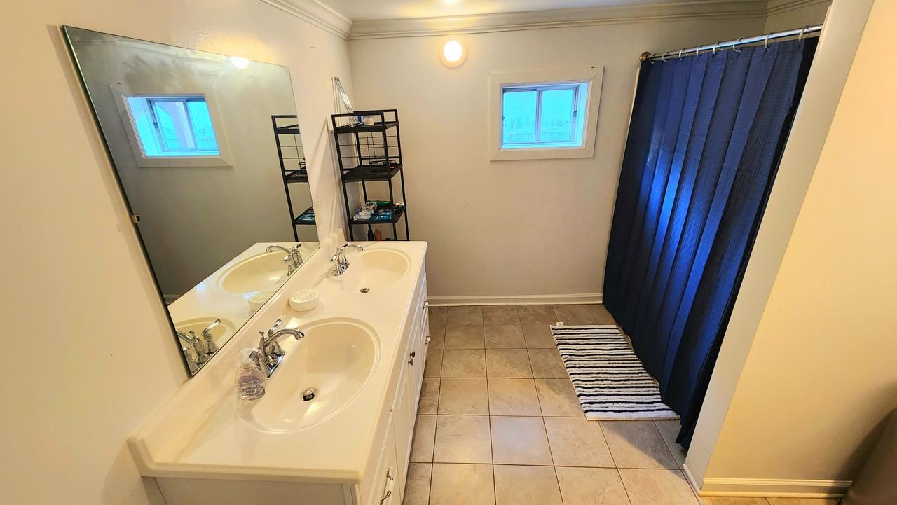 2203 Edwards Ave - Photo 6 of 11