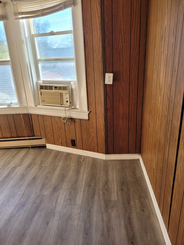 1235 32nd St - Photo 4 of 5