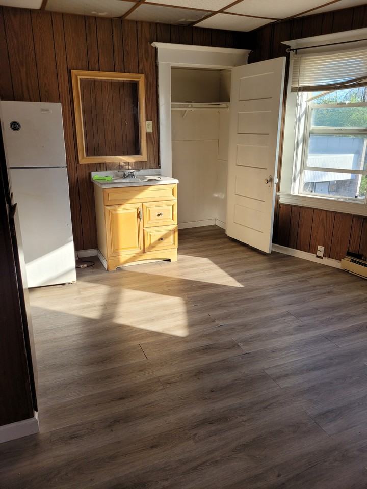 1235 32nd St - Photo 5 of 5