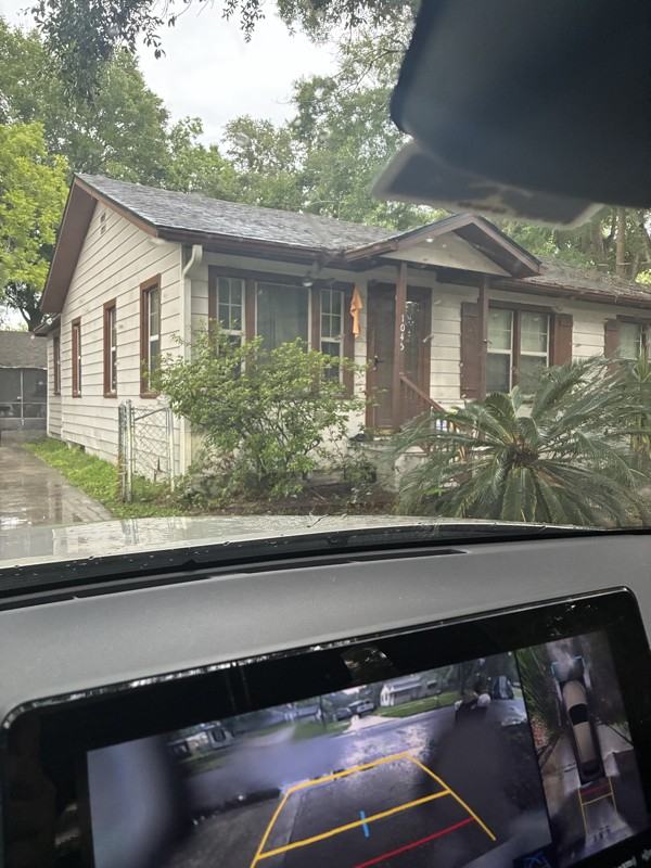 1045 Ontario St - Photo 3 of 13