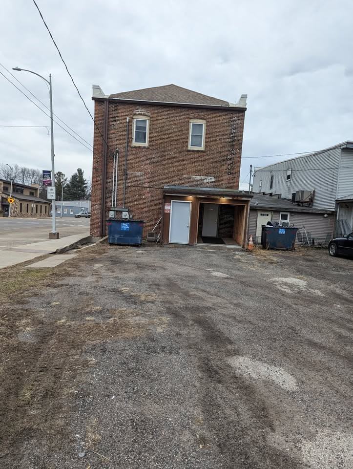 105 S Main St - Photo 7 of 11