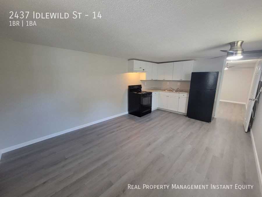 2437 Idlewild St #14 - Photo 3 of 9