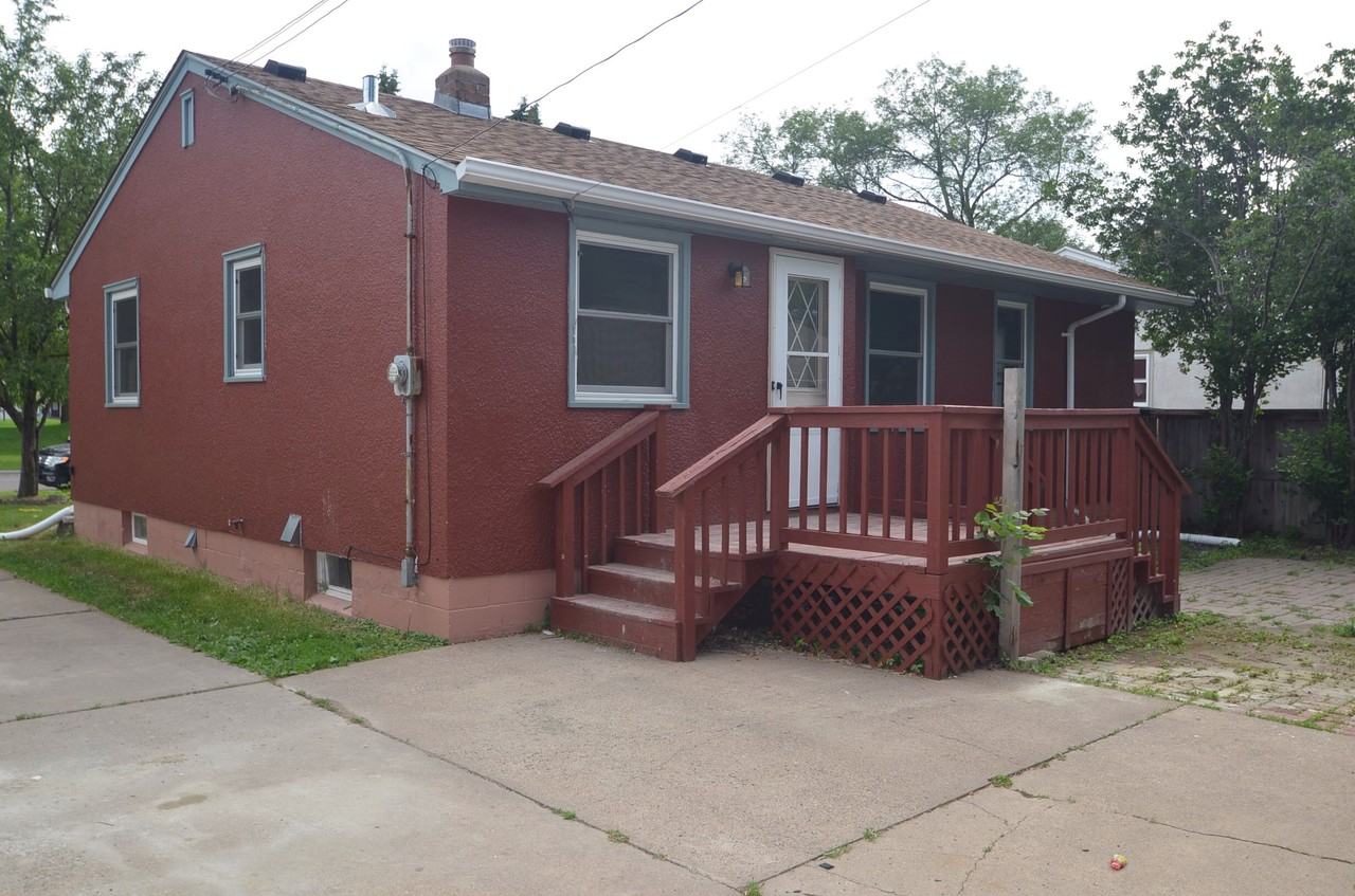 1731 Idaho Ave E - Photo 2 of 15