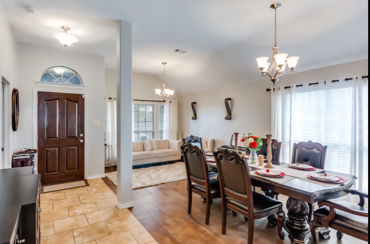 1105 Jake Cir - Photo 2 of 12