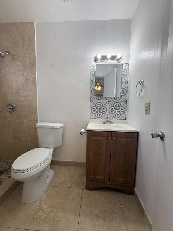 7056 Swst #4 - Photo 6 of 8