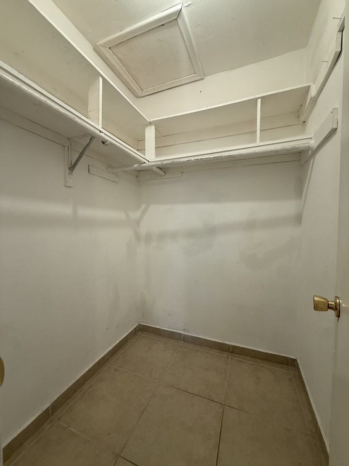 7056 Swst #4 - Photo 7 of 8