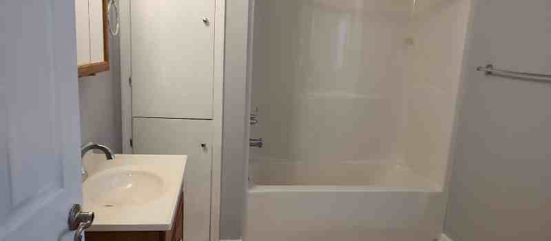 763 Ergle St - Photo 3 of 8