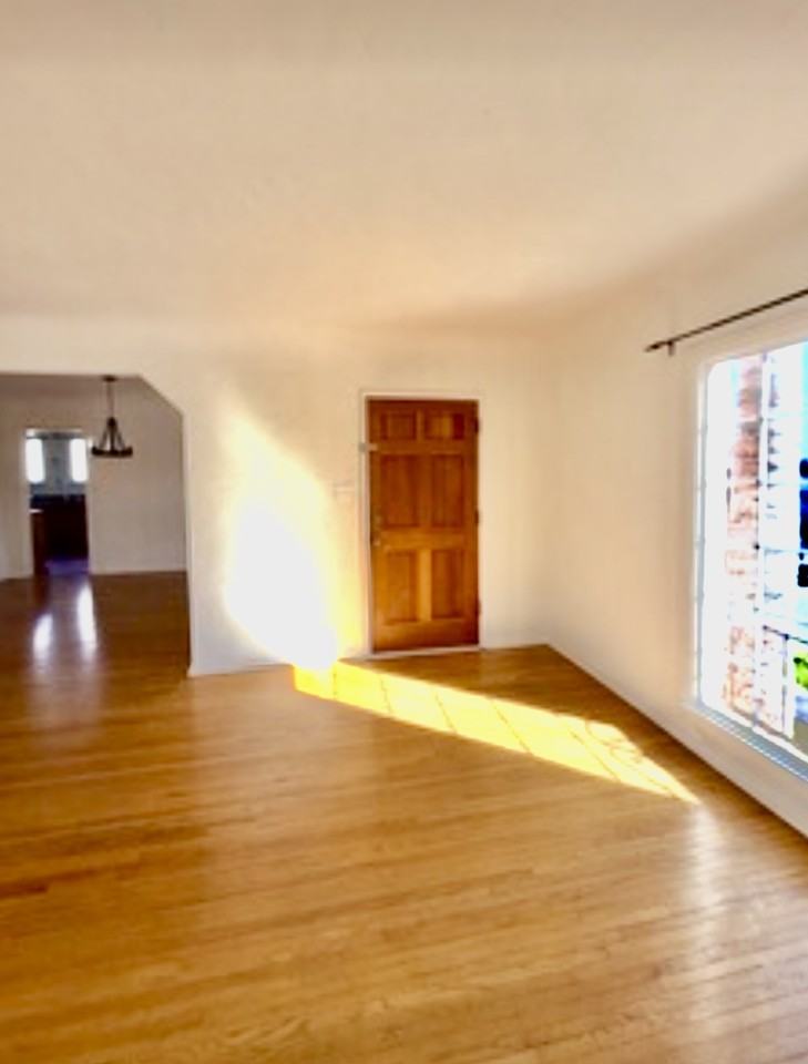 6089 Cashio St - Photo 4 of 20