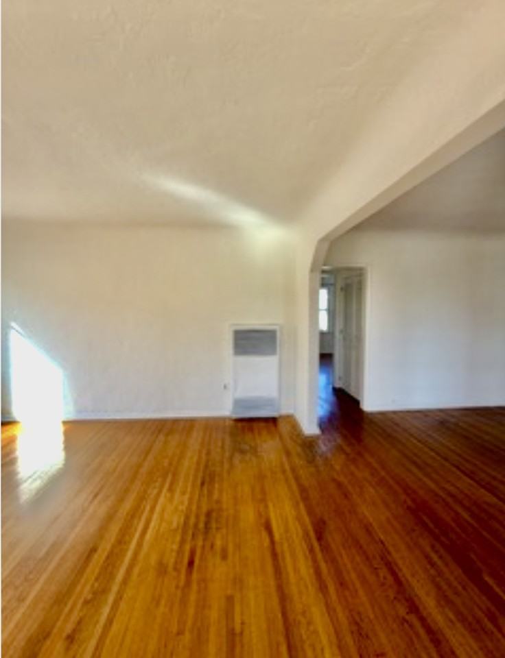 6089 Cashio St - Photo 5 of 20