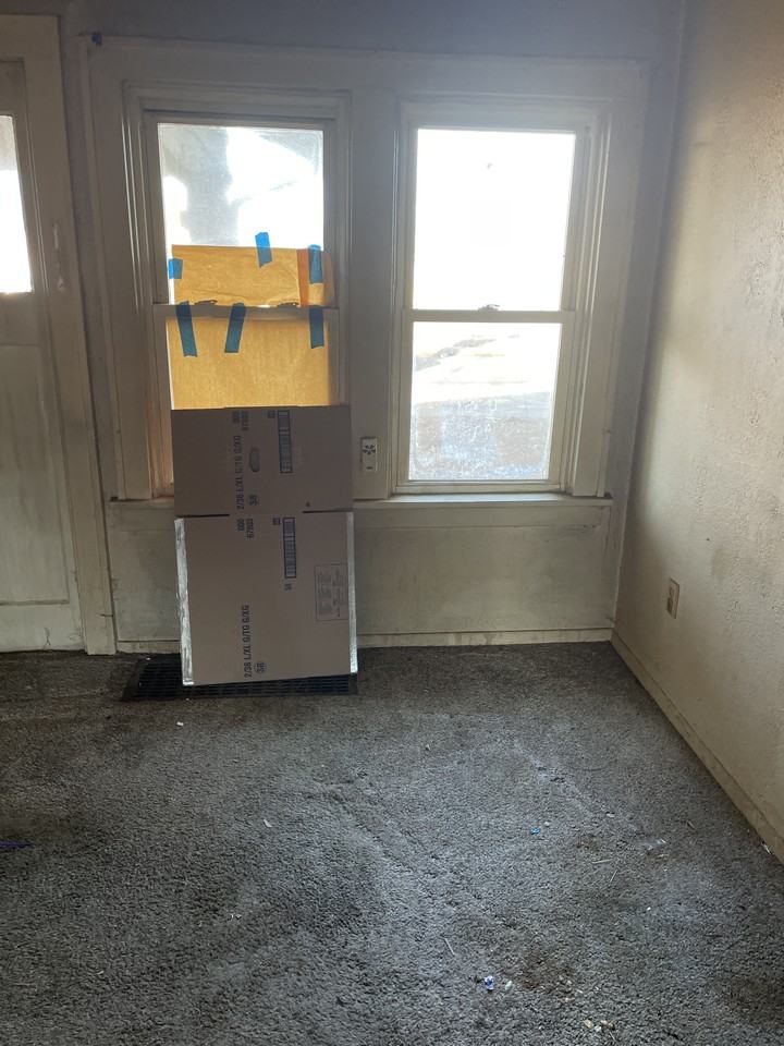 228 Whitelaw Ave - Photo 2 of 20