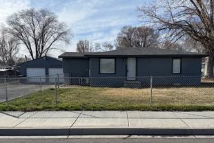 3562 Valley Rd Ne - Photo 1 of 1