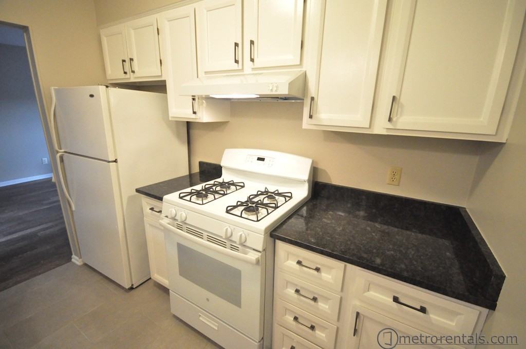 249 East Aly #G - Photo 3 of 12