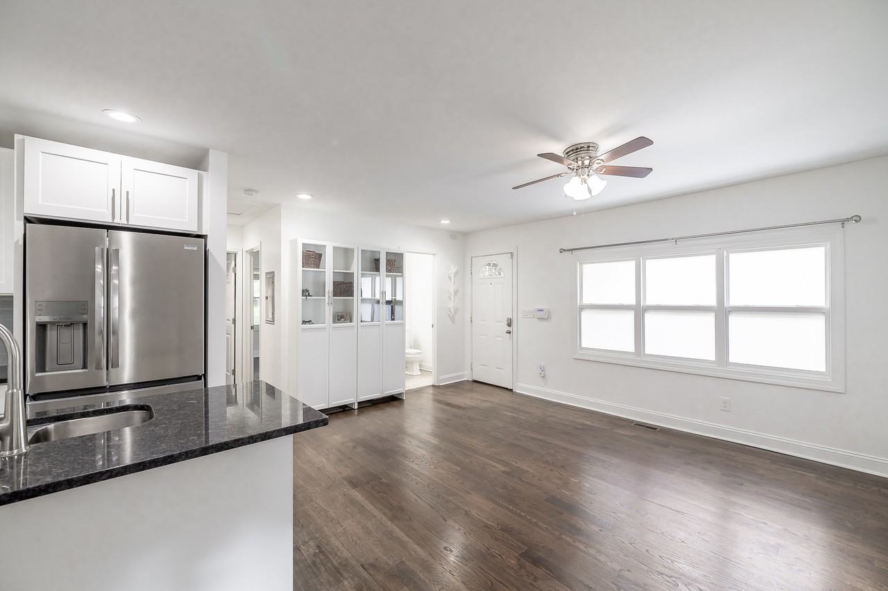 2065 W Flat Shoals Ter - Photo 6 of 20