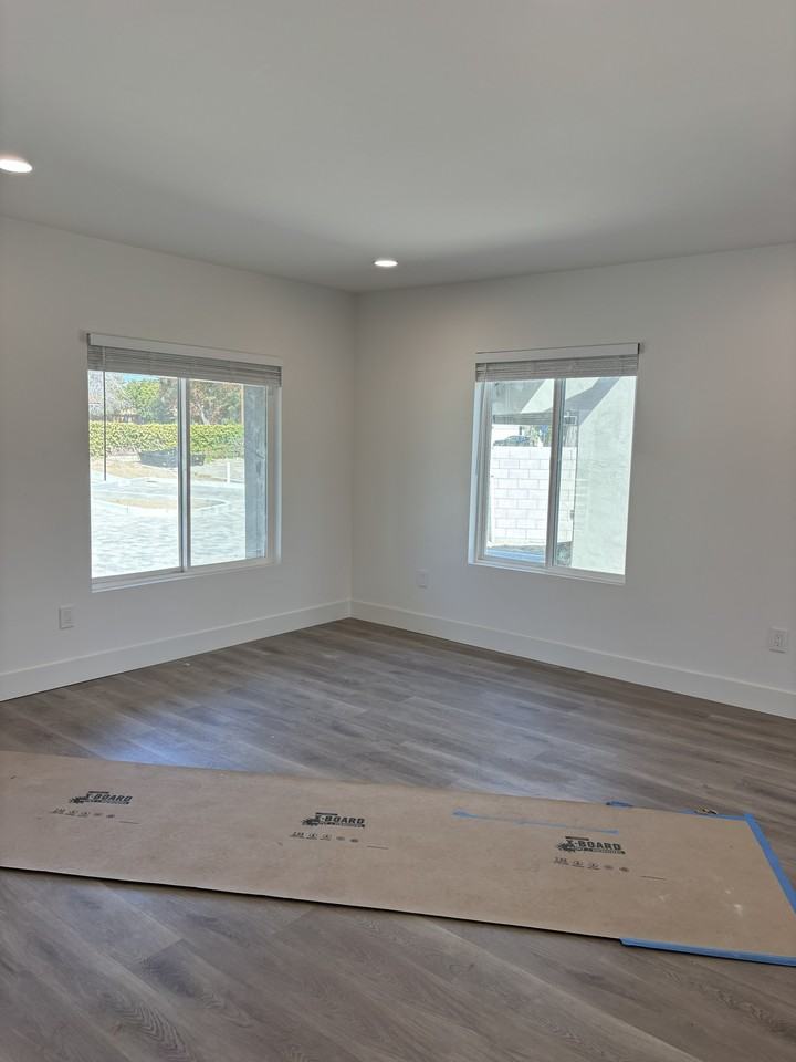 324 S Halcyon Rd - Photo 4 of 14