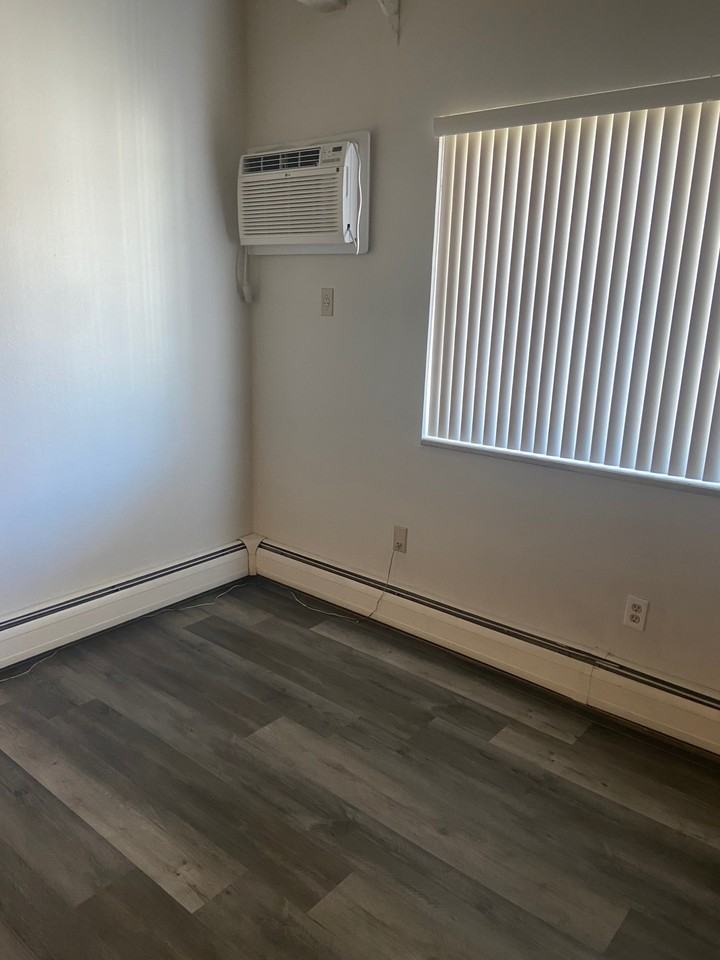 590 N Logan St #302 - Photo 3 of 16