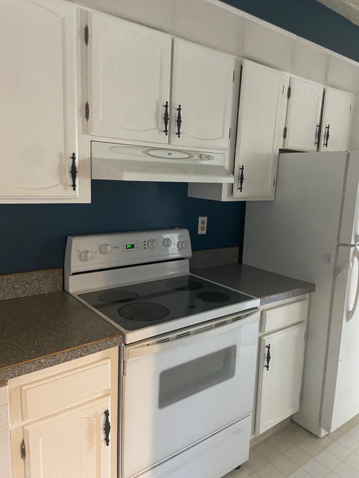 590 N Logan St #302 - Photo 6 of 16