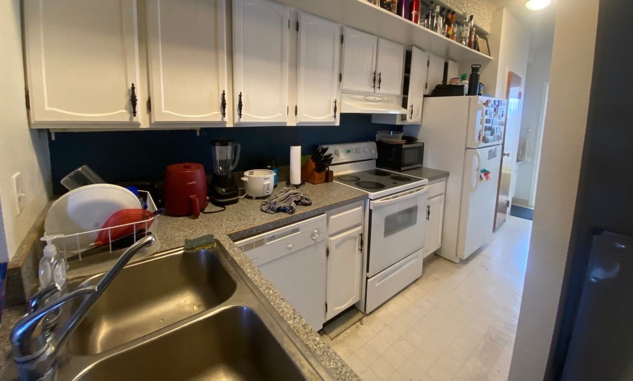 590 N Logan St #302 - Photo 7 of 16