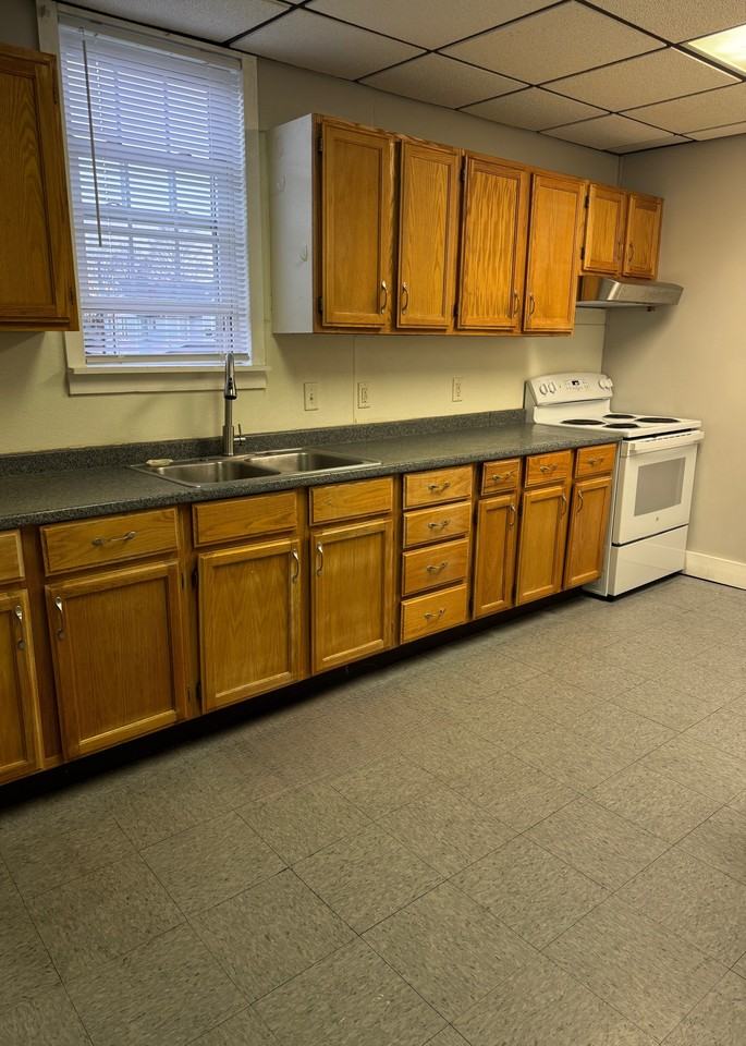 210 Washington Ave Apt D #NA - Photo 4 of 10