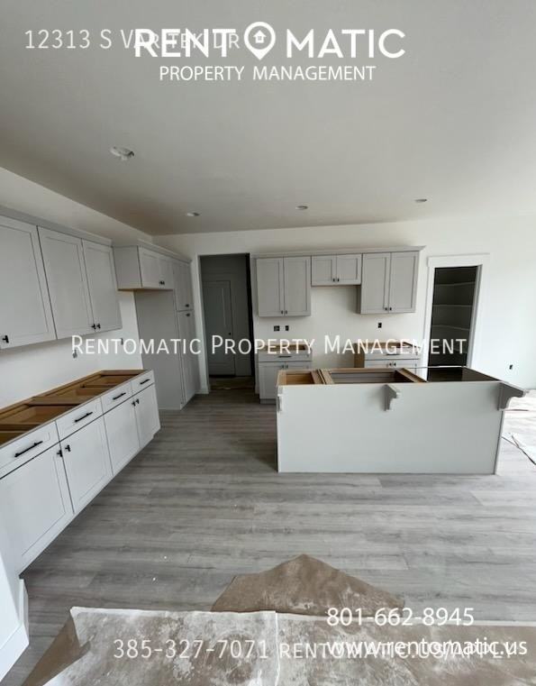 12313 S Varitek Dr - Photo 5 of 33