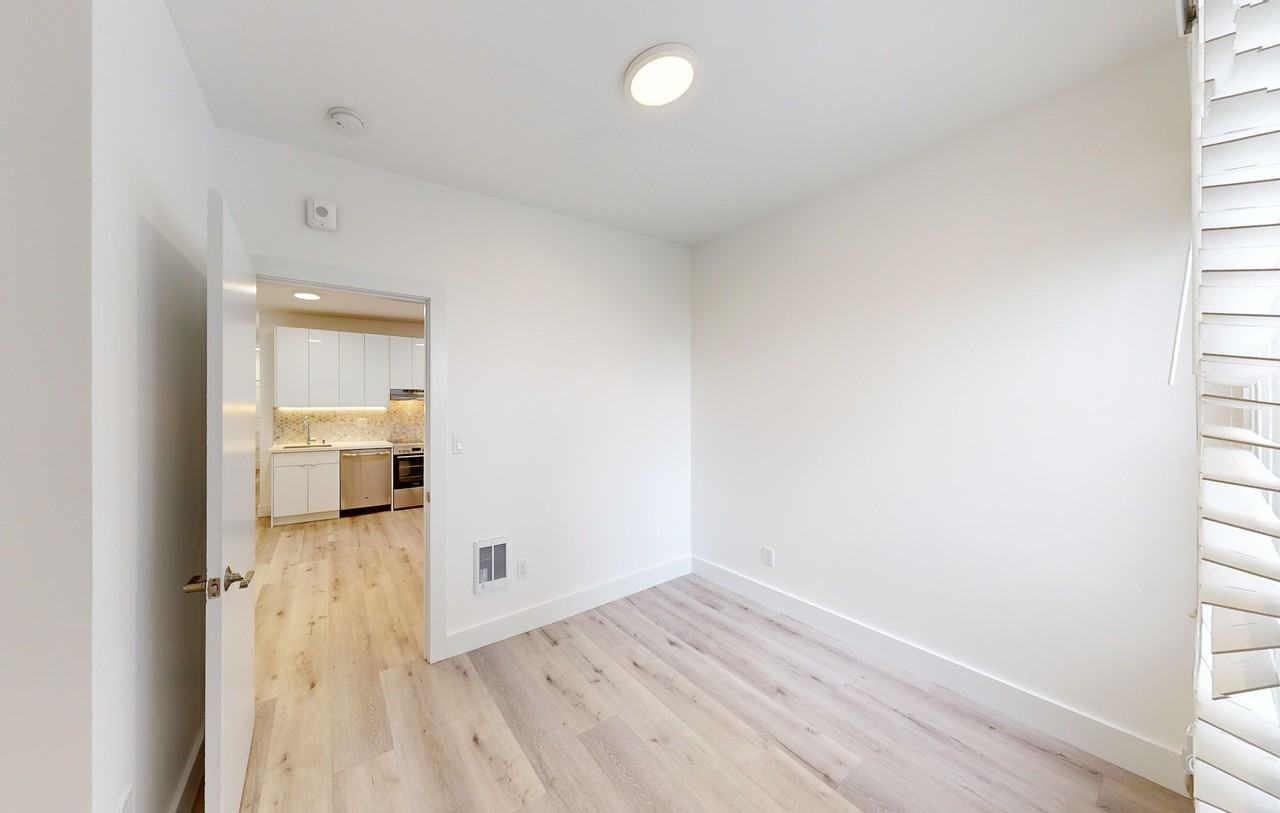 2835 Van Ness Ave #8 - Photo 4 of 14