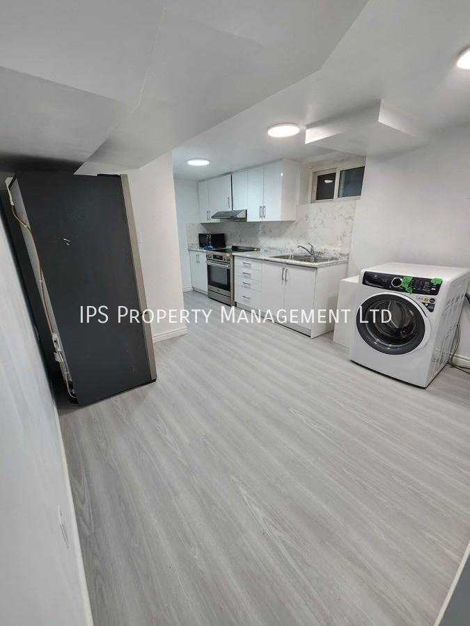 19 Munro Ave #BS - Photo 3 of 8