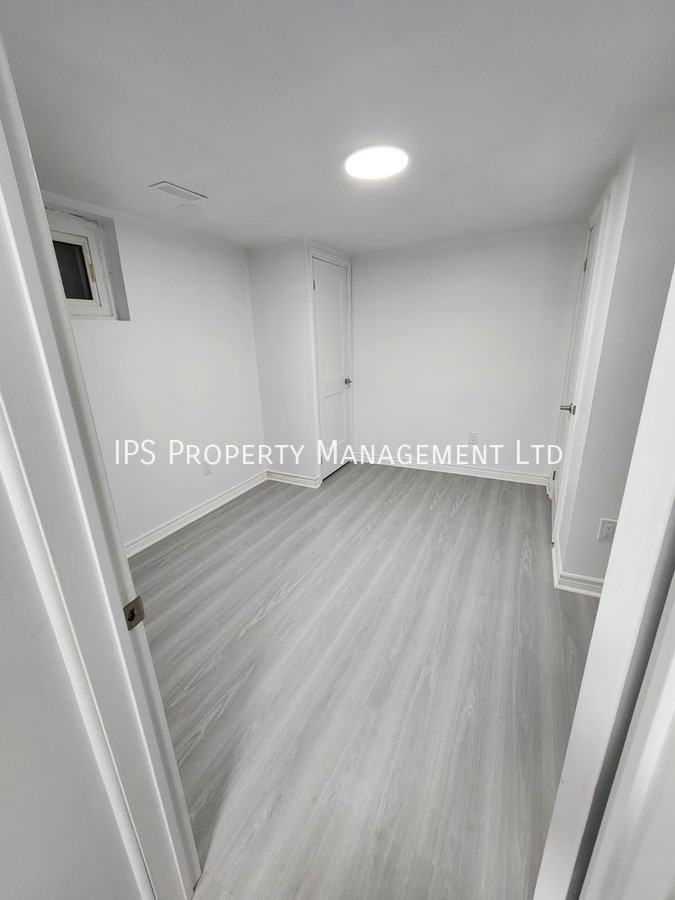 19 Munro Ave #BS - Photo 6 of 8