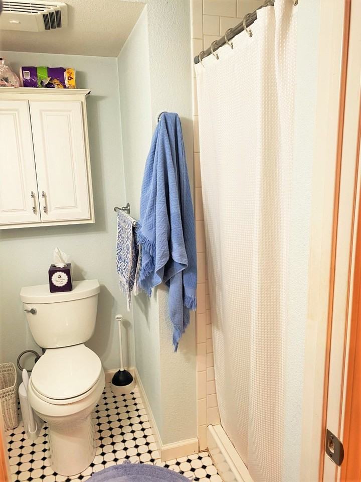 1388 Page St #1A - Photo 7 of 23