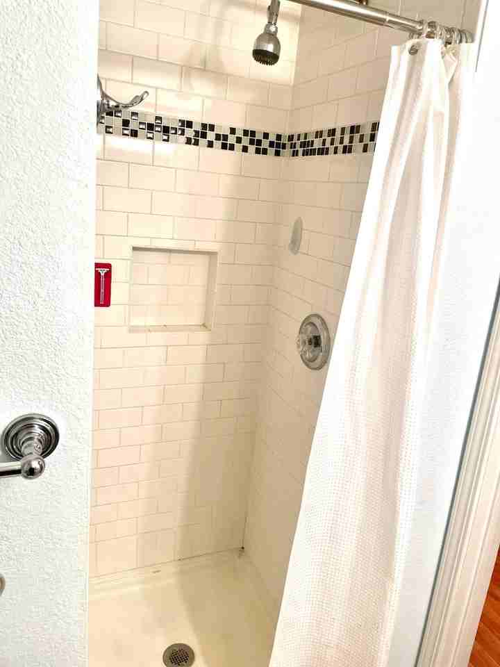 1388 Page St #1A - Photo 7 of 21