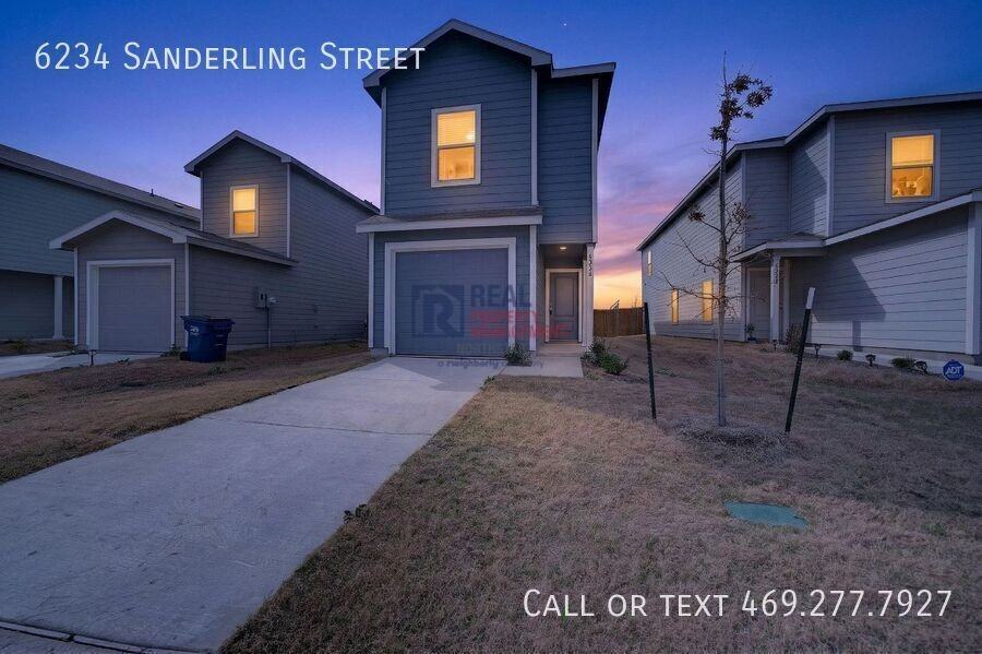 6234 Sanderling St - Photo 3 of 29