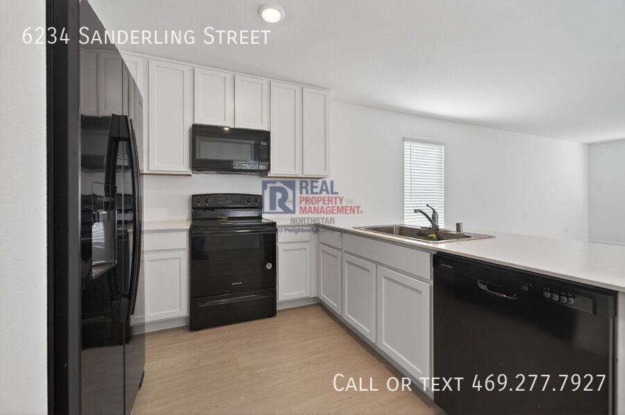 6234 Sanderling St - Photo 7 of 29